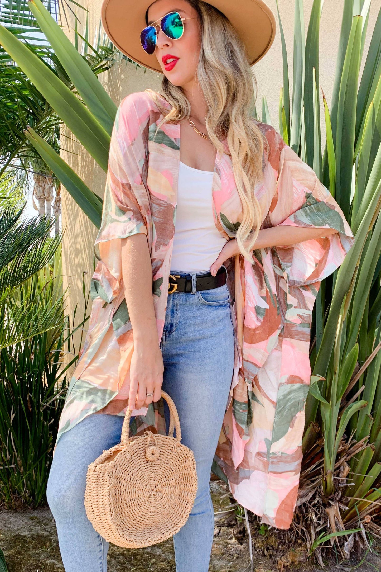 Kimono rose à imprimé abstrait