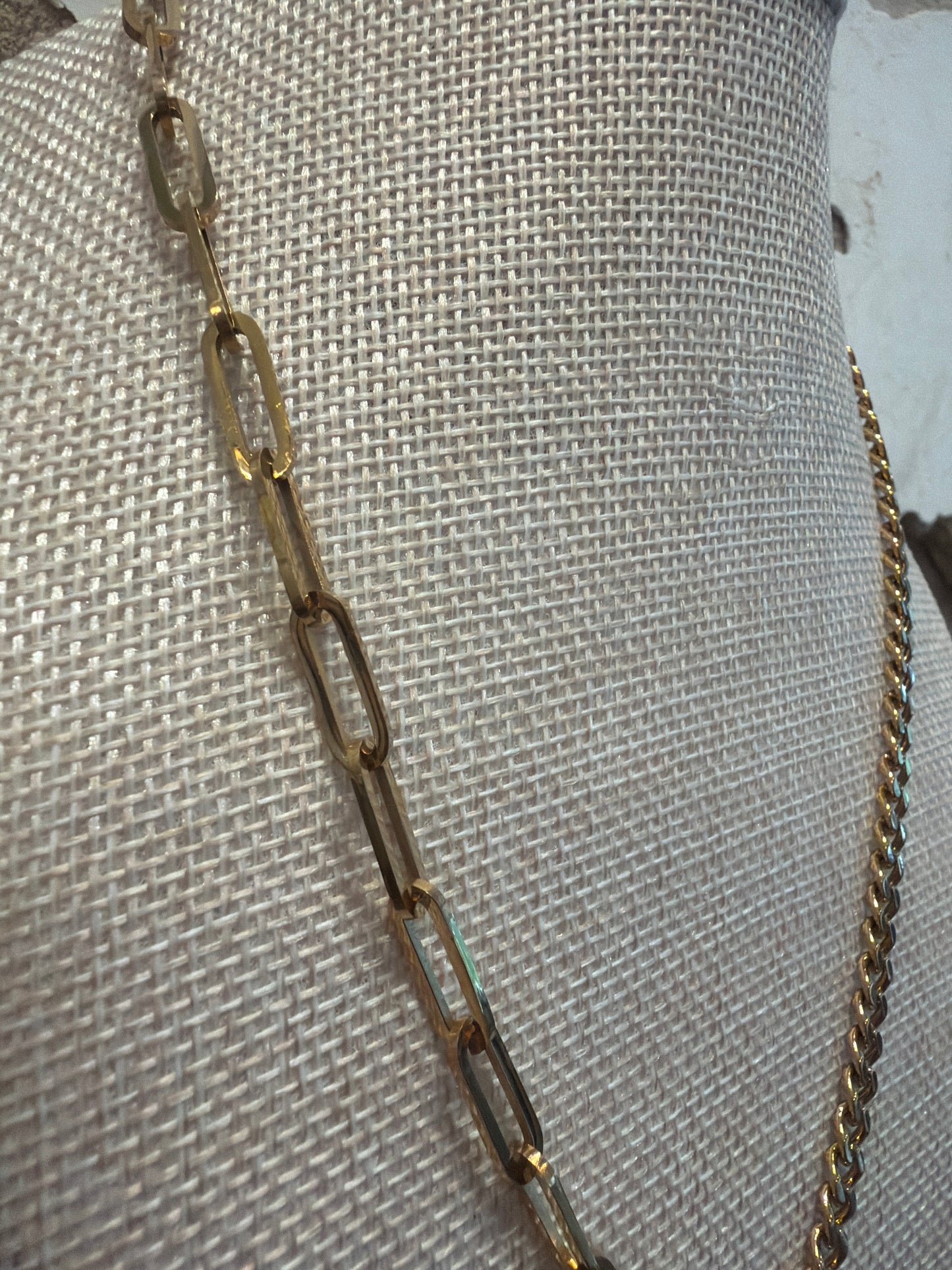 Chansutt necklace