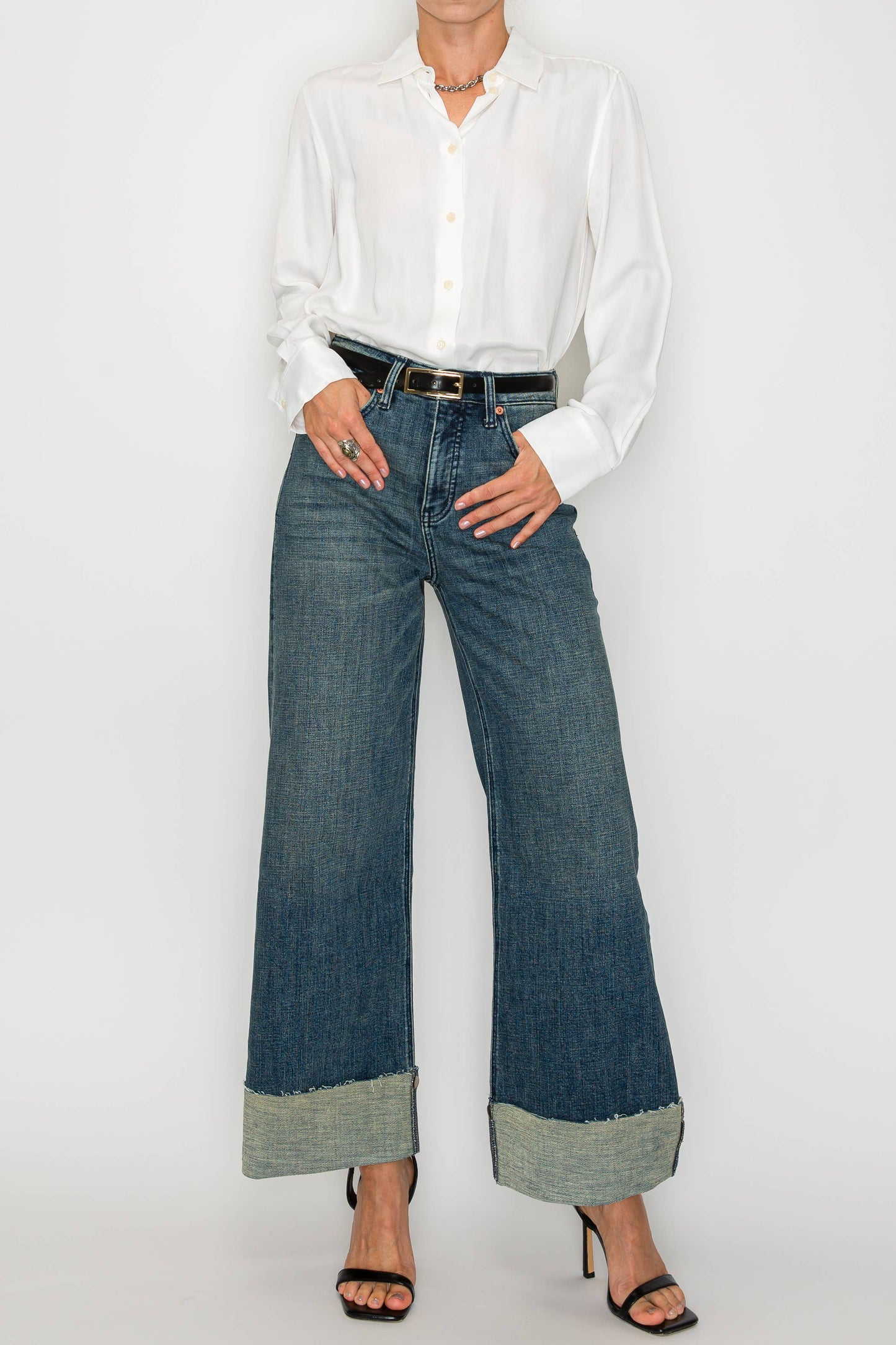 HIGH RISE CUFFED WIDE LEG JEANS