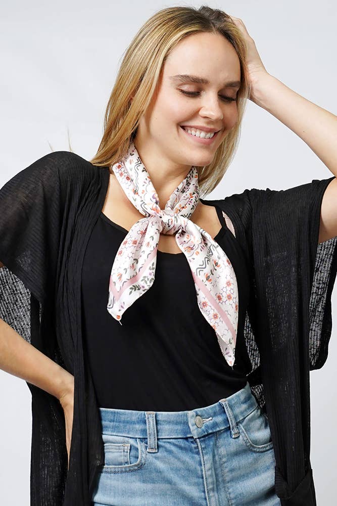 Foulard carré en satin à imprimé floral