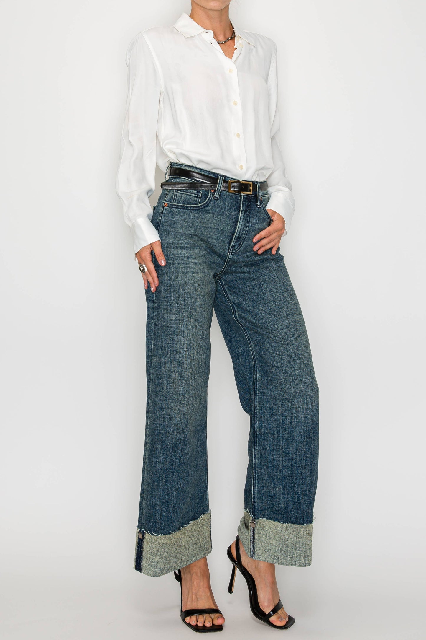 HIGH RISE CUFFED WIDE LEG JEANS