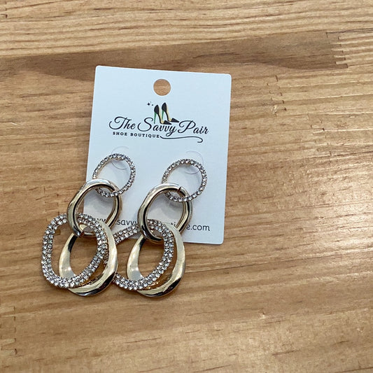 Gold circle linked earring