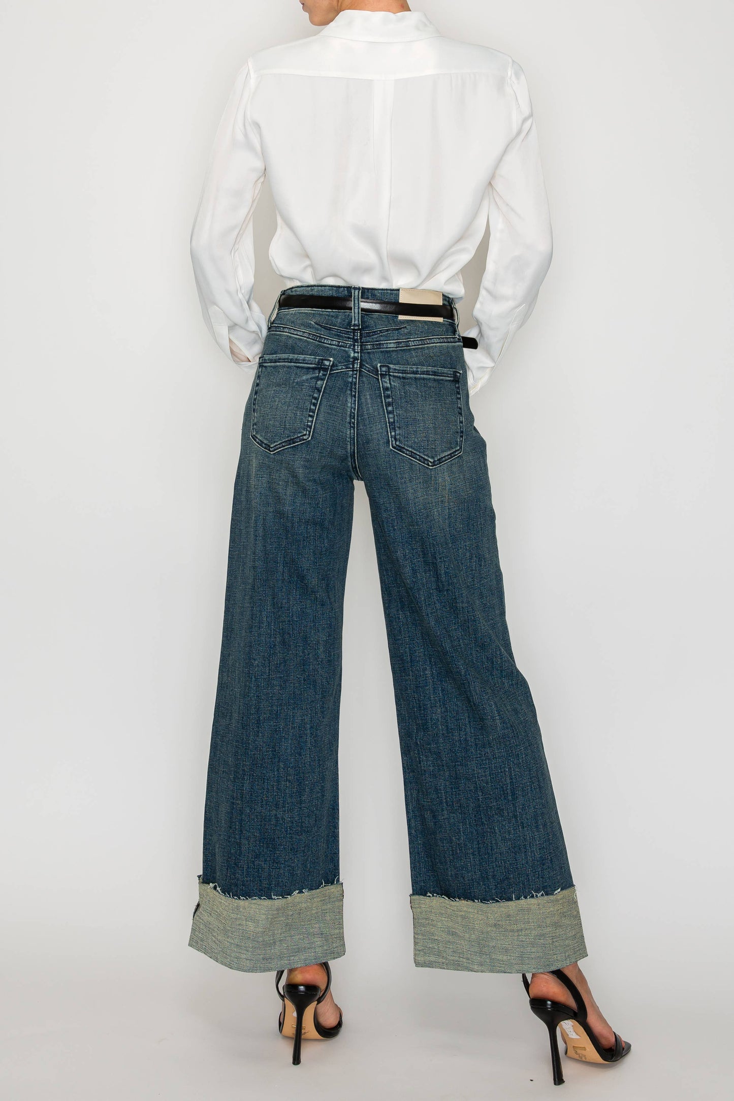 HIGH RISE CUFFED WIDE LEG JEANS